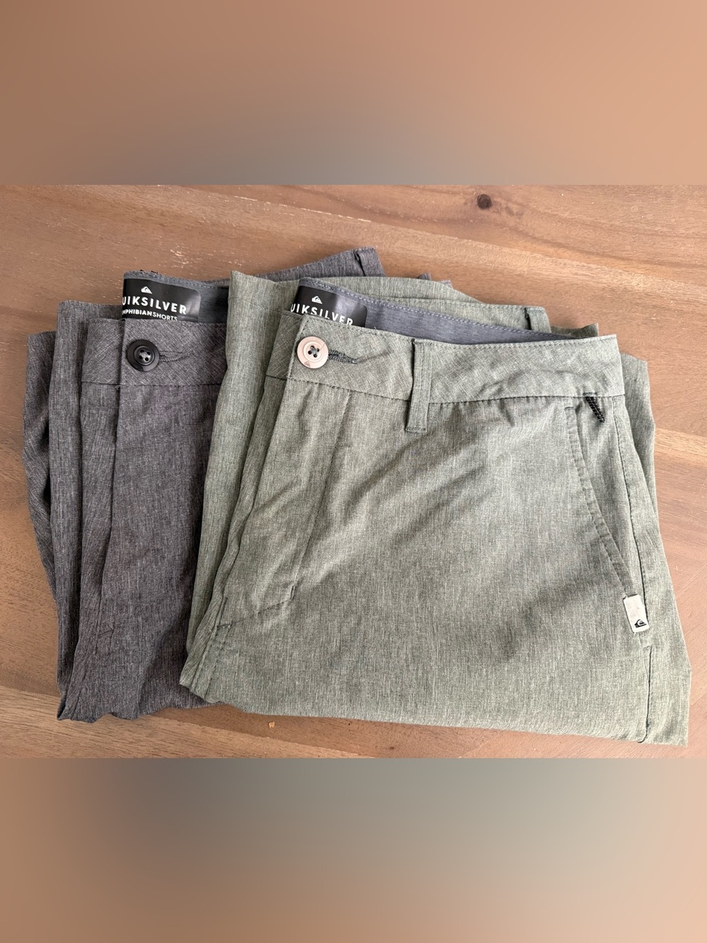 2 pair Quiksilver Union Heather 20" Amphibian Hybrid Shorts Gray size 32